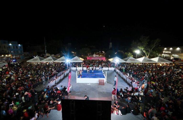 EXPLANADA DE LA INDEPENDENCIA VIBRA CON MÁS DE 3 MIL ASISTENTES EN FUNCIÓN DE LUCHA LIBRE POR EL 177 ANIVERSARIO DE NUEVO LAREDO