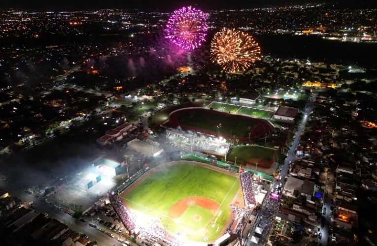 EMOTIVA NOCHE BÉISBOL UNE A NUEVO LAREDO EN EL JUEGO DEL 177 ANIVERSARIO CON TRIUNFO DE TECOS ANTE CHARROS DE JALISCO