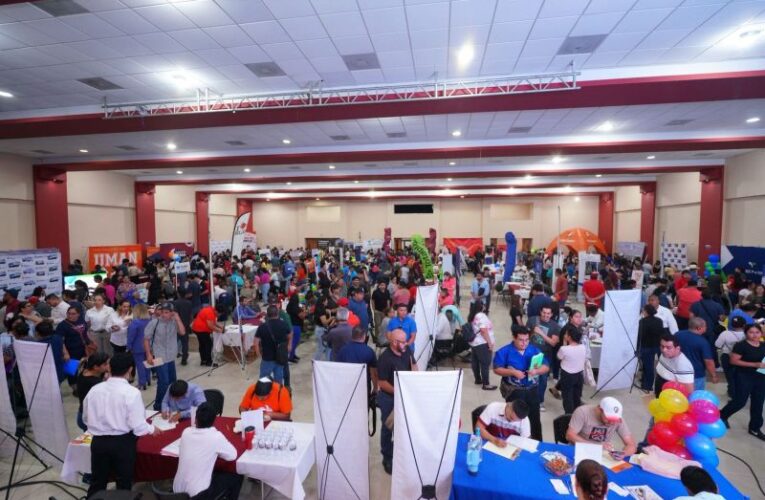 ACUDEN MÁS DE 2 MIL CIUDADANOS A FERIA DEL EMPLEO DEL GOBIERNO MUNICIPAL