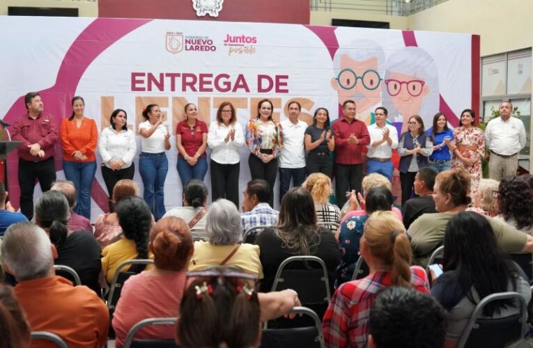 ENTREGA ALCALDESA CARMEN LILIA CANTUROSAS Y CABILDO 155 PARES DE LENTES PARA MEJORAR LA CALIDAD DE VIDA DE FAMILIAS NEOLAREDENSES
