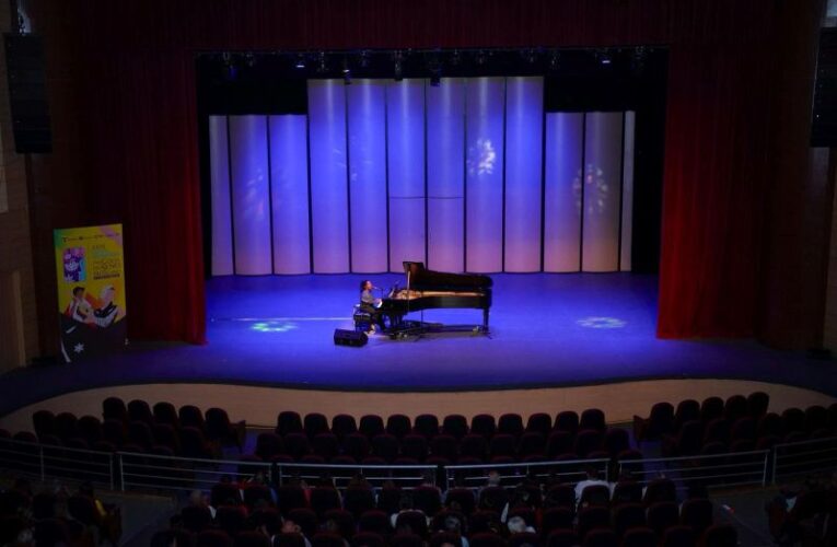 ARGELIA FRAGOSO CAUTIVA AL PÚBLICO DE NUEVO LAREDO EN EL XXXII FESTIVAL INTERNACIONAL DE LA COSTA DEL SENO MEXICANO