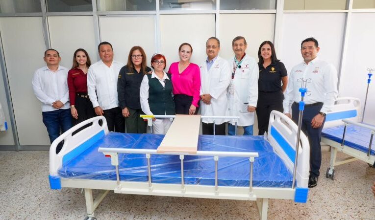 CARMEN LILIA CANTUROSAS FORTALECE SERVICIOS MÉDICOS CON ENTREGA DE CAMAS HOSPITALARIAS EN EL IMSS Y HOSPITAL GENERAL