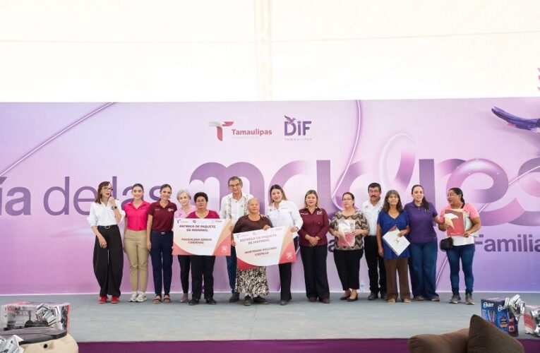 Américo y María celebran a las madres y llevan brigada de servicios a Abasolo